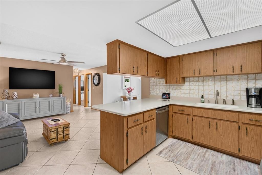 En Venta: $649,900 (3 camas, 2 baños, 1924 Pies cuadrados)