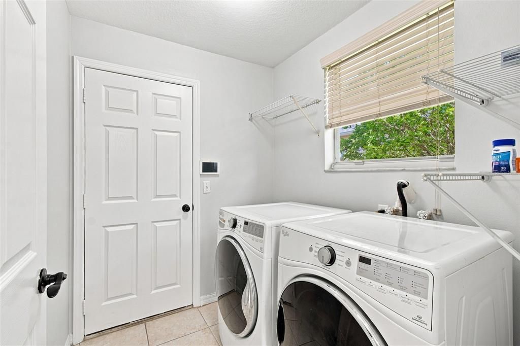For Sale: $399,900 (3 beds, 2 baths, 1725 Square Feet)