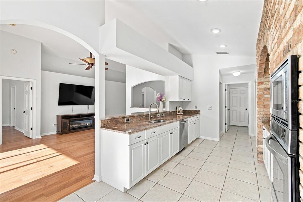 For Sale: $399,900 (3 beds, 2 baths, 1725 Square Feet)