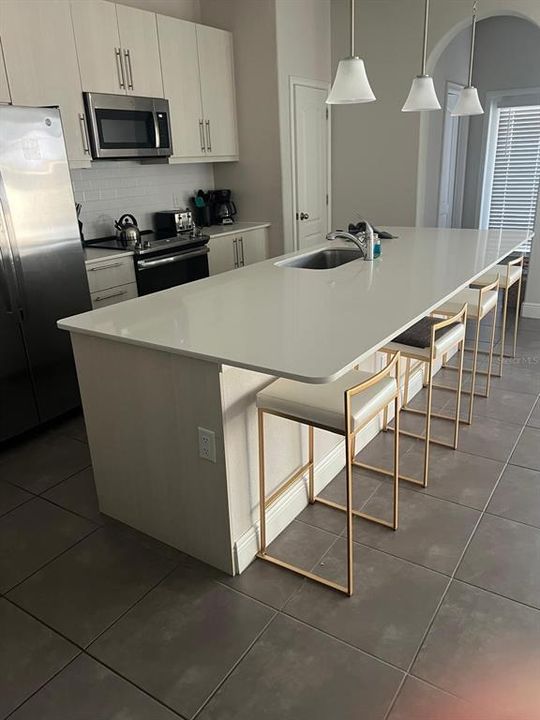 En Venta: $390,000 (4 camas, 4 baños, 2404 Pies cuadrados)