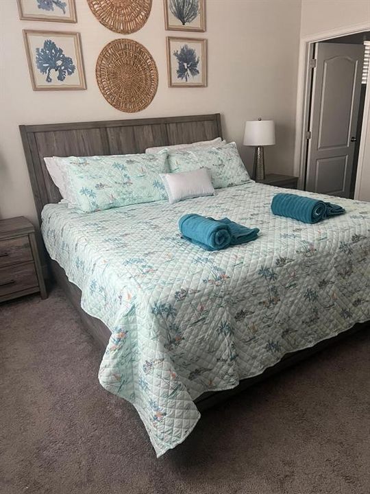 En Venta: $390,000 (4 camas, 4 baños, 2404 Pies cuadrados)