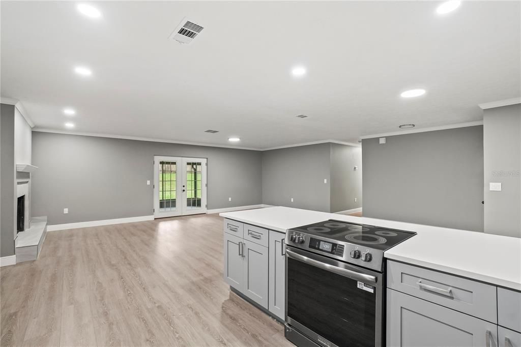 En Venta: $385,000 (3 camas, 2 baños, 1527 Pies cuadrados)
