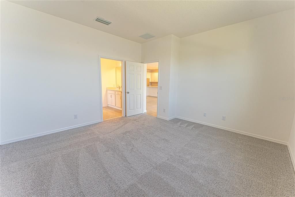 В аренду: $2,395 (4 спален, 2 ванн, 2002 Квадратных фут)