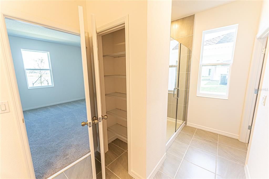 В аренду: $2,395 (4 спален, 2 ванн, 2002 Квадратных фут)