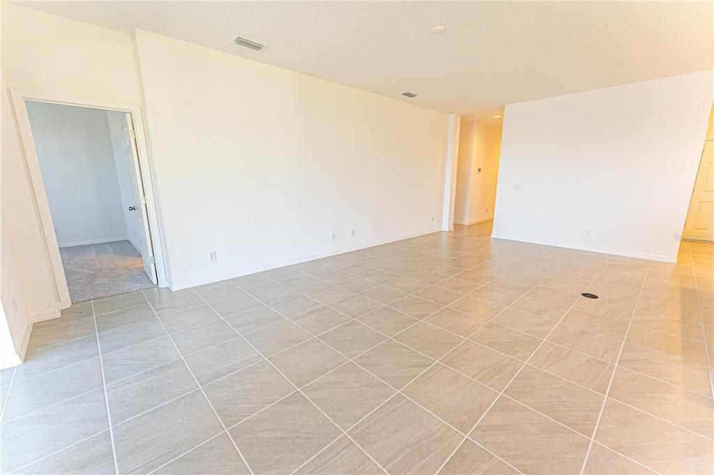 В аренду: $2,395 (4 спален, 2 ванн, 2002 Квадратных фут)