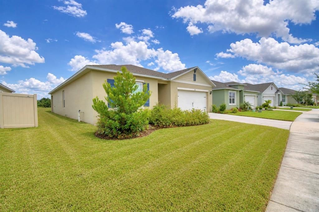For Sale: $390,000 (4 beds, 2 baths, 1828 Square Feet)