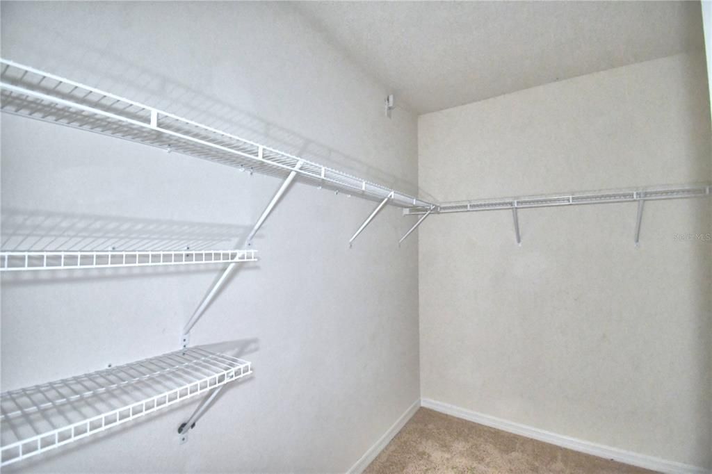 For Sale: $390,000 (4 beds, 2 baths, 1828 Square Feet)