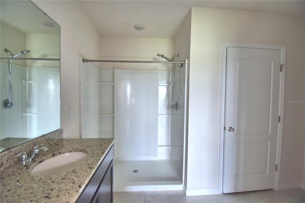 For Sale: $390,000 (4 beds, 2 baths, 1828 Square Feet)