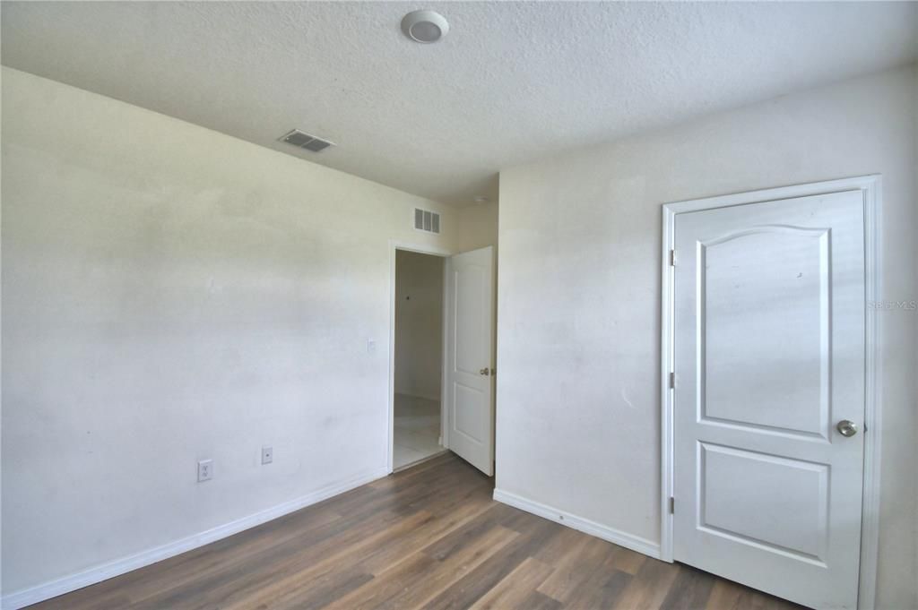 For Sale: $390,000 (4 beds, 2 baths, 1828 Square Feet)