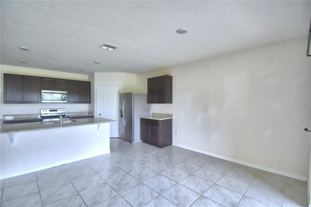 For Sale: $390,000 (4 beds, 2 baths, 1828 Square Feet)