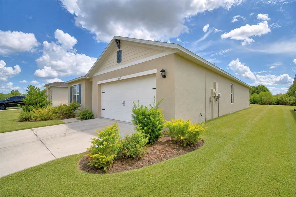 For Sale: $390,000 (4 beds, 2 baths, 1828 Square Feet)