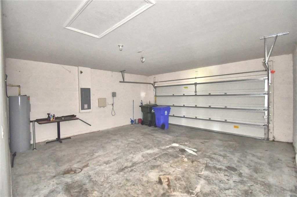 For Sale: $390,000 (4 beds, 2 baths, 1828 Square Feet)