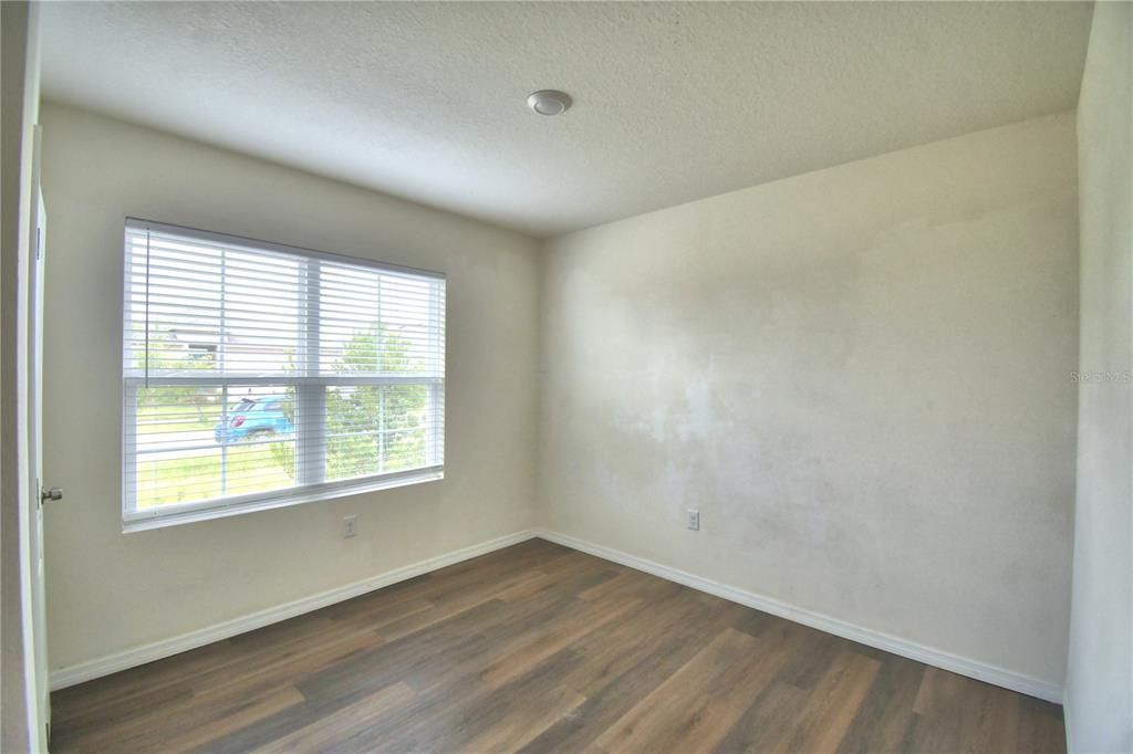 For Sale: $390,000 (4 beds, 2 baths, 1828 Square Feet)