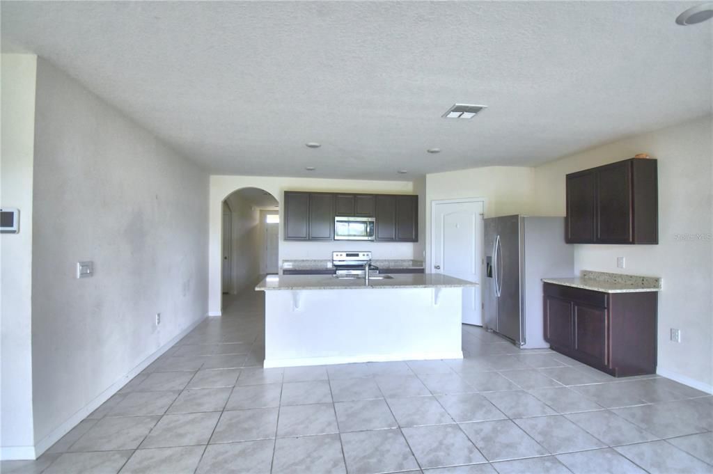 For Sale: $390,000 (4 beds, 2 baths, 1828 Square Feet)