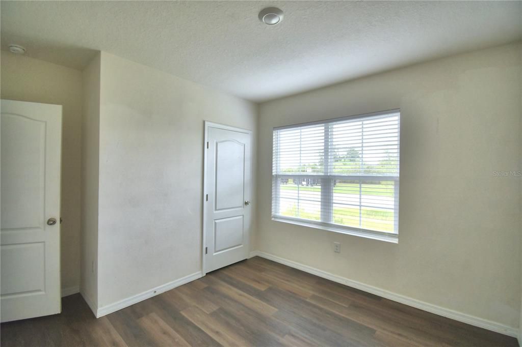 For Sale: $390,000 (4 beds, 2 baths, 1828 Square Feet)