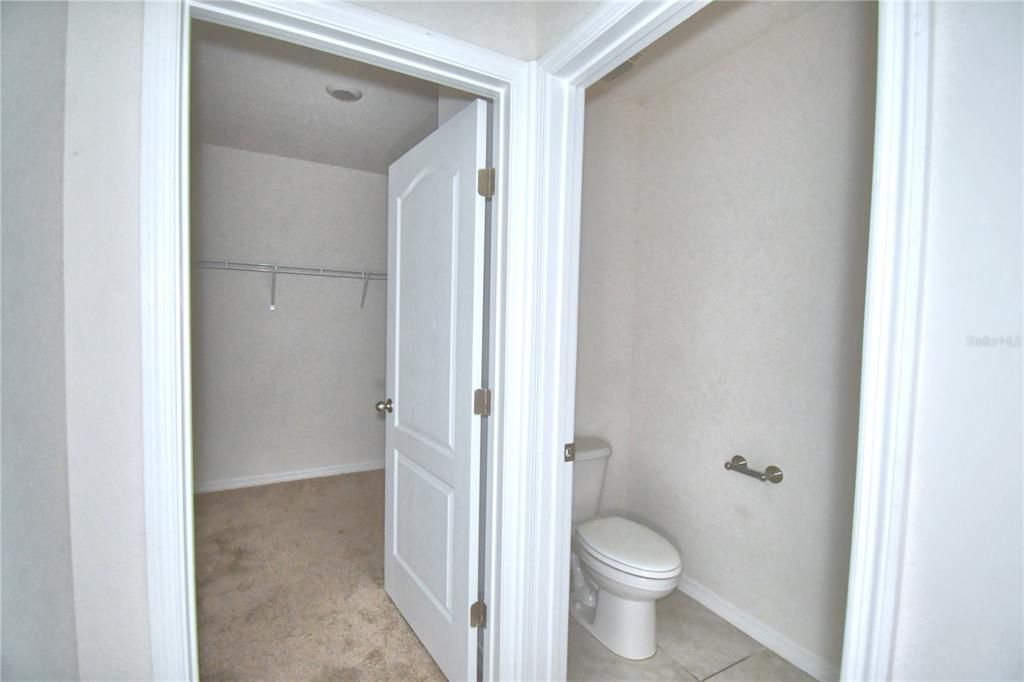 For Sale: $390,000 (4 beds, 2 baths, 1828 Square Feet)