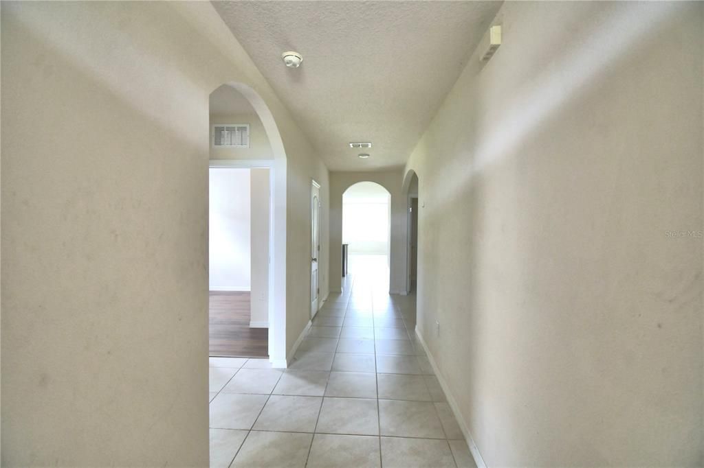 For Sale: $390,000 (4 beds, 2 baths, 1828 Square Feet)