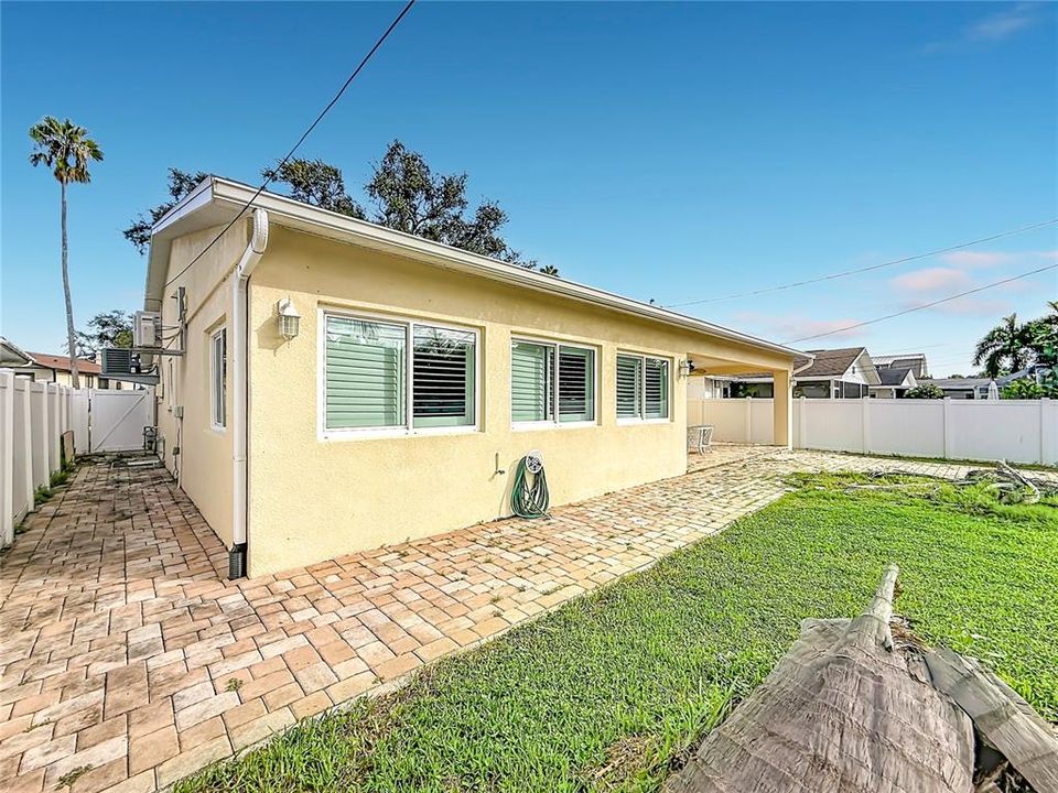 En Venta: $399,900 (3 camas, 2 baños, 1647 Pies cuadrados)