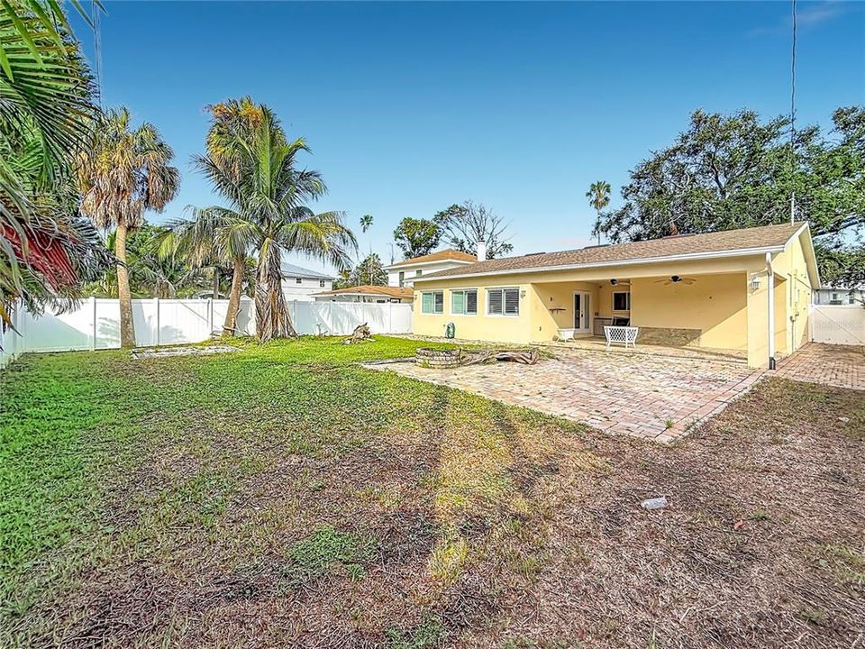 En Venta: $399,900 (3 camas, 2 baños, 1647 Pies cuadrados)