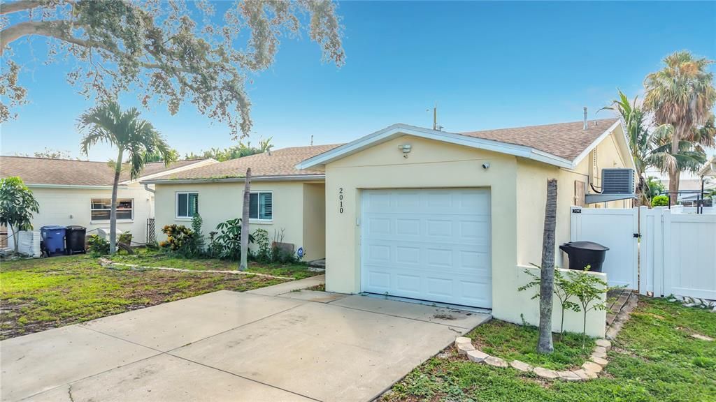 En Venta: $399,900 (3 camas, 2 baños, 1647 Pies cuadrados)