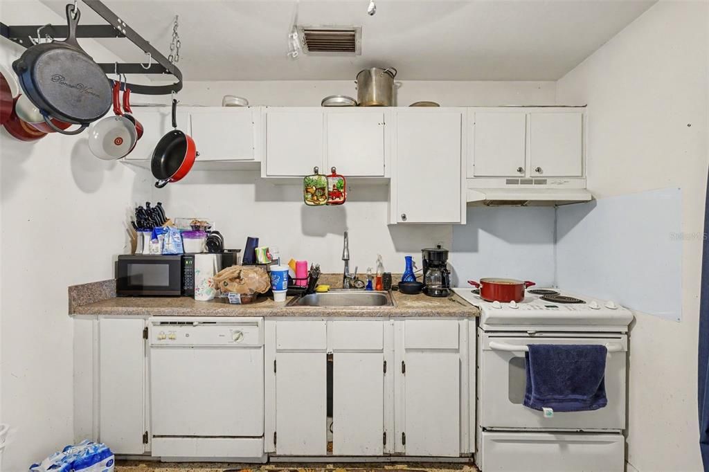 На продажу: $155,000 (3 спален, 1 ванн, 888 Квадратных фут)