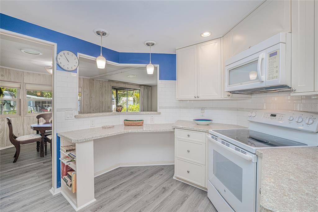 For Sale: $140,000 (2 beds, 2 baths, 1104 Square Feet)