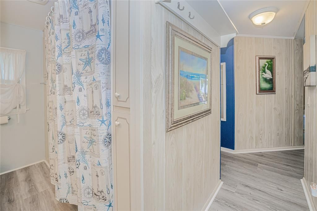 For Sale: $140,000 (2 beds, 2 baths, 1104 Square Feet)