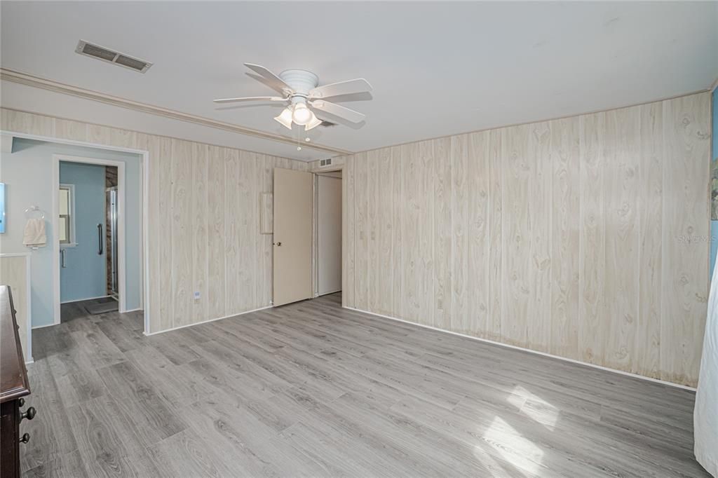 For Sale: $140,000 (2 beds, 2 baths, 1104 Square Feet)