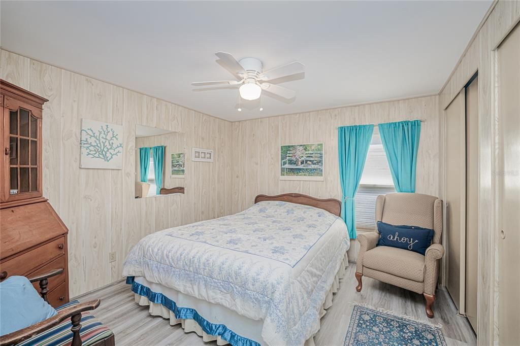 For Sale: $140,000 (2 beds, 2 baths, 1104 Square Feet)