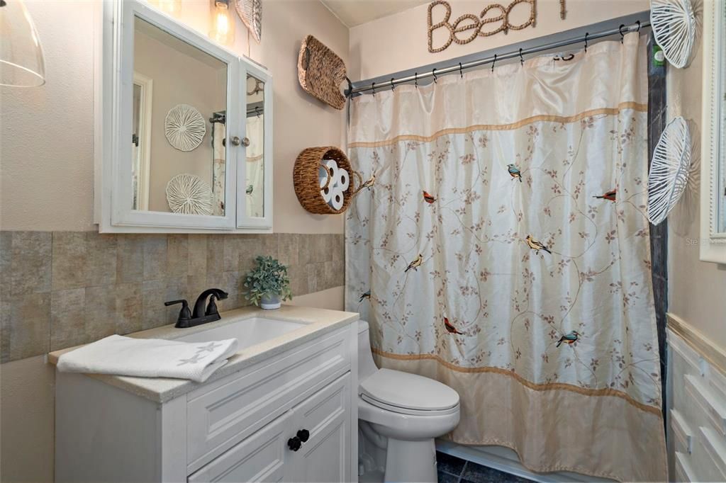 For Sale: $309,900 (2 beds, 1 baths, 1078 Square Feet)