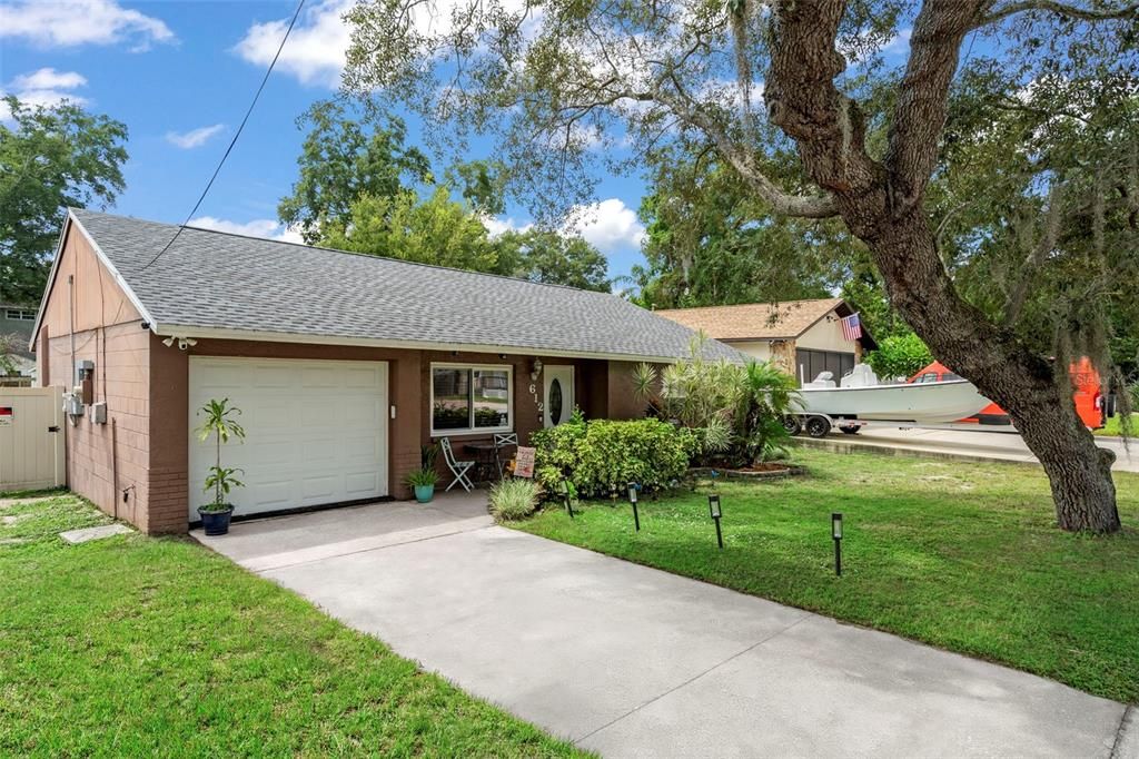 For Sale: $309,900 (2 beds, 1 baths, 1078 Square Feet)