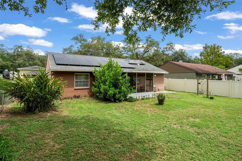 For Sale: $309,900 (2 beds, 1 baths, 1078 Square Feet)