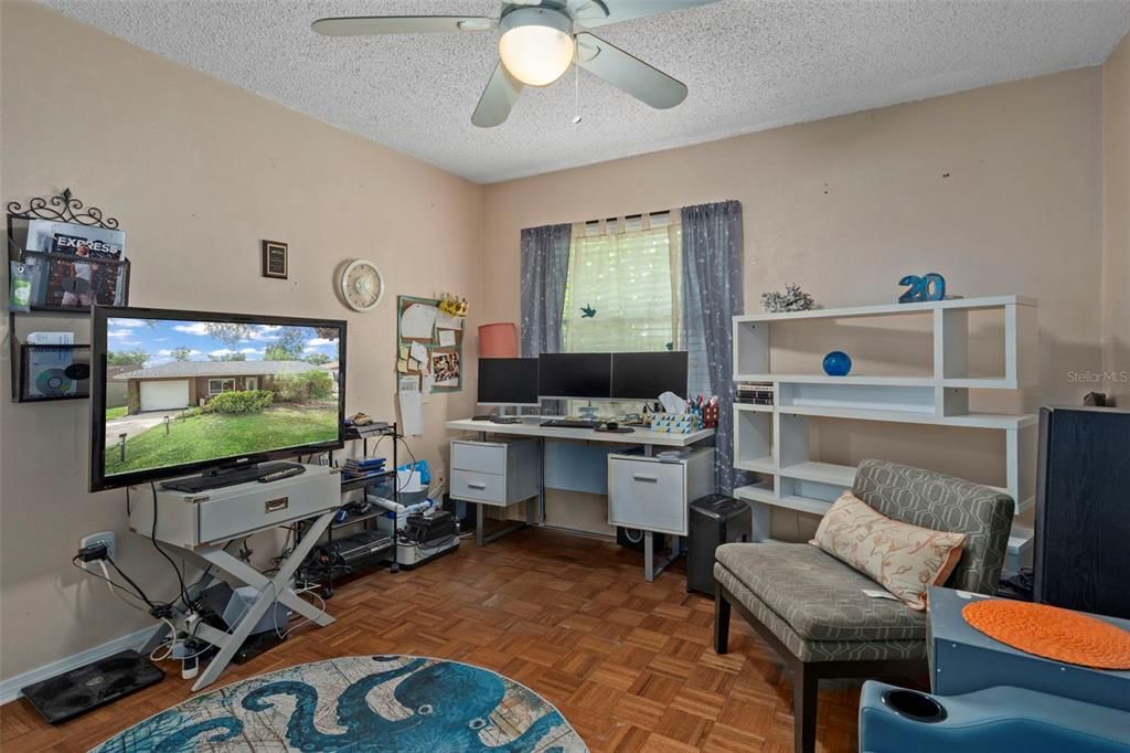 For Sale: $309,900 (2 beds, 1 baths, 1078 Square Feet)