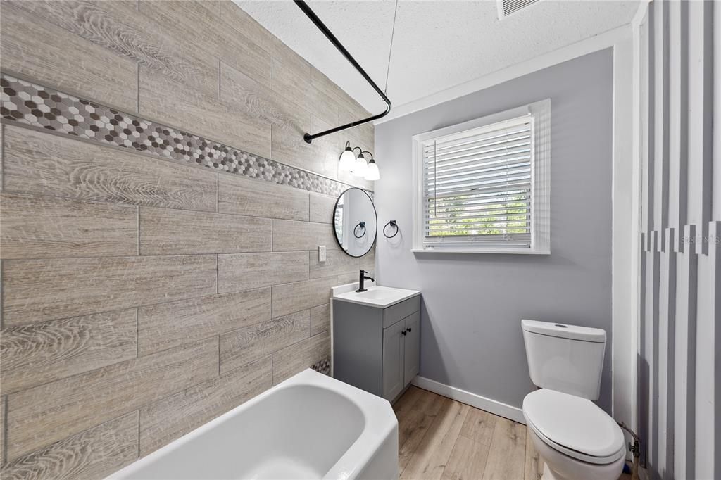 En Venta: $349,000 (3 camas, 2 baños, 1708 Pies cuadrados)