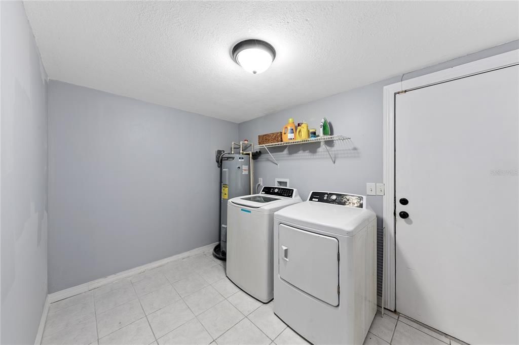 En Venta: $349,000 (3 camas, 2 baños, 1708 Pies cuadrados)