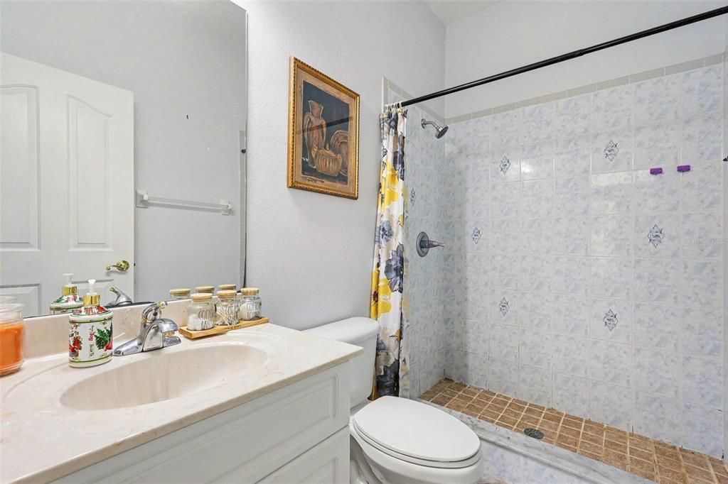En Venta: $650,000 (4 camas, 3 baños, 2757 Pies cuadrados)