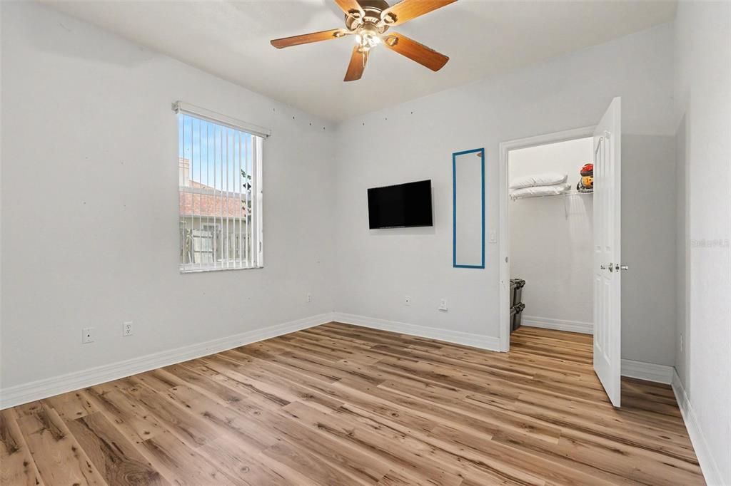 En Venta: $650,000 (4 camas, 3 baños, 2757 Pies cuadrados)