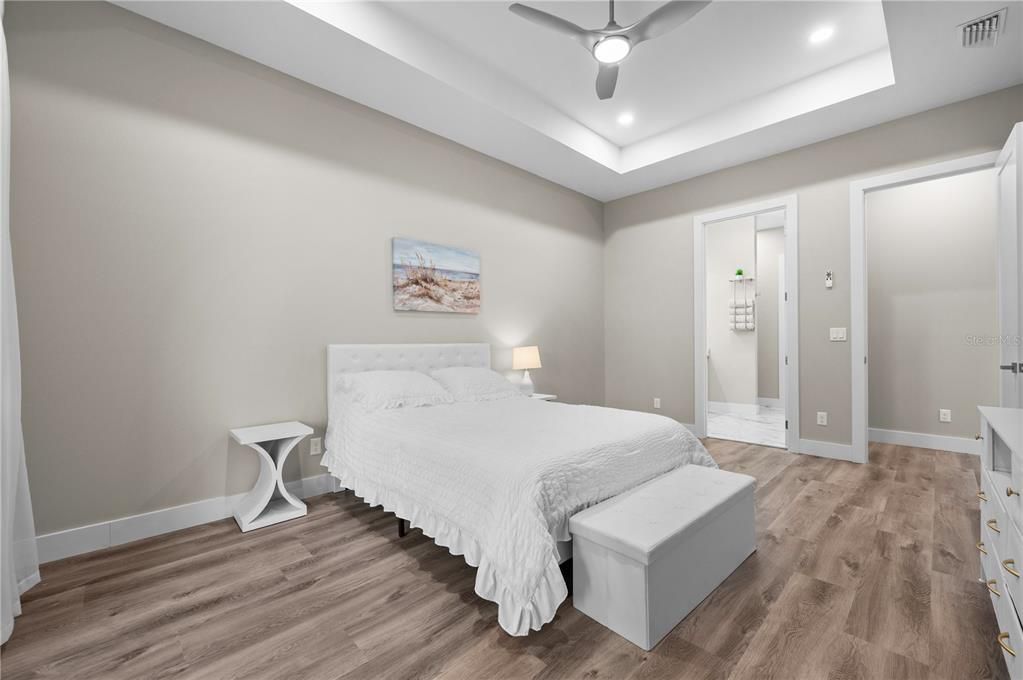На продажу: $459,000 (3 спален, 2 ванн, 1812 Квадратных фут)