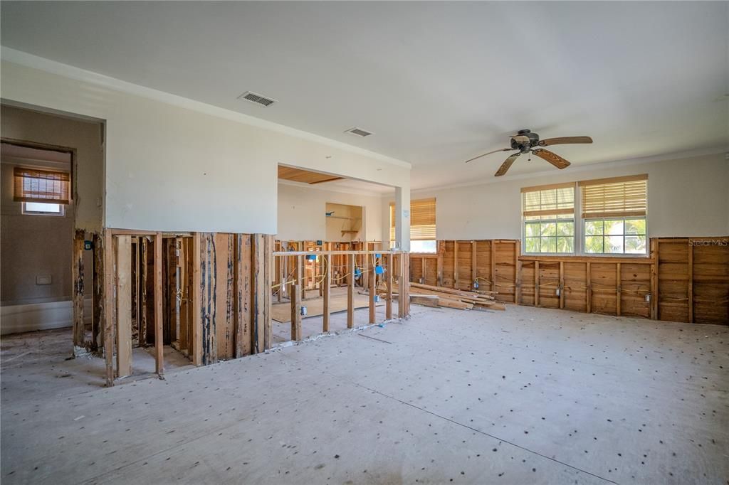 En Venta: $399,900 (4 camas, 3 baños, 1149 Pies cuadrados)