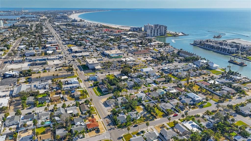 En Venta: $399,900 (4 camas, 3 baños, 1149 Pies cuadrados)