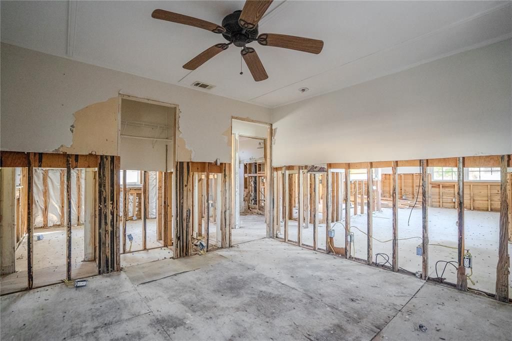 En Venta: $399,900 (4 camas, 3 baños, 1149 Pies cuadrados)