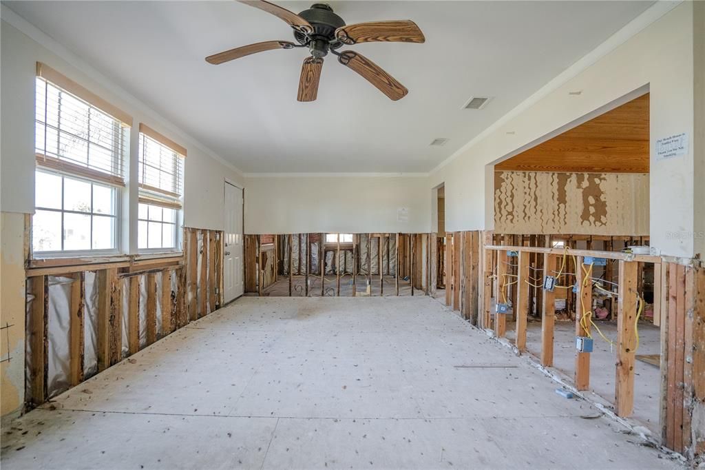 En Venta: $399,900 (4 camas, 3 baños, 1149 Pies cuadrados)