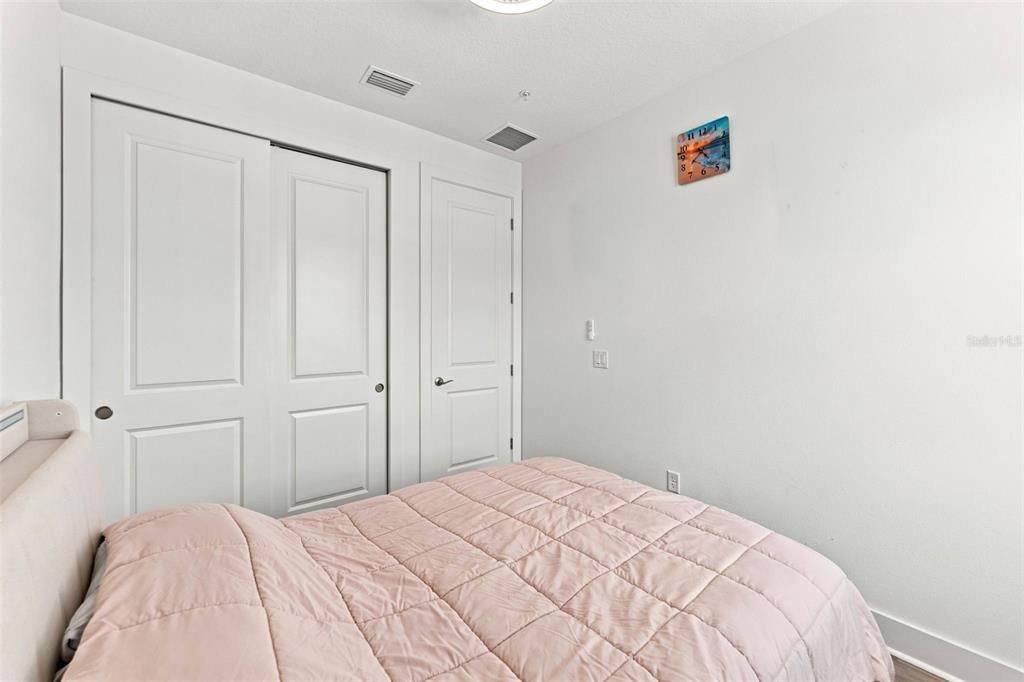 En Venta: $770,000 (3 camas, 2 baños, 2239 Pies cuadrados)