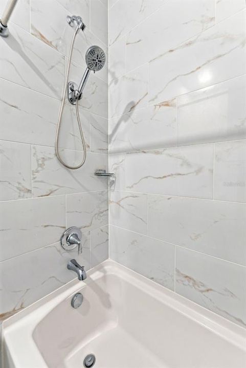 En Venta: $770,000 (3 camas, 2 baños, 2239 Pies cuadrados)