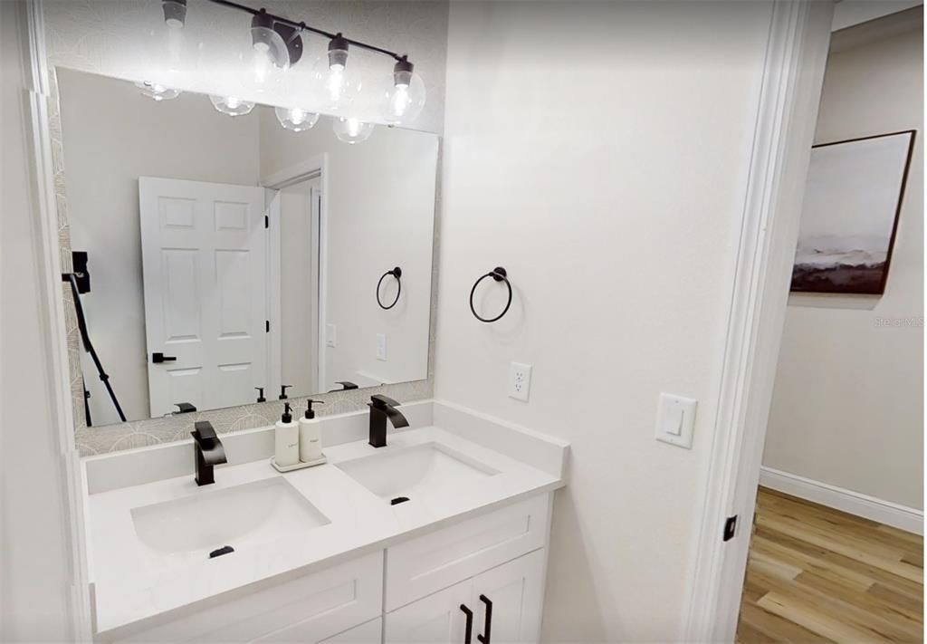 En Venta: $447,900 (4 camas, 2 baños, 1804 Pies cuadrados)