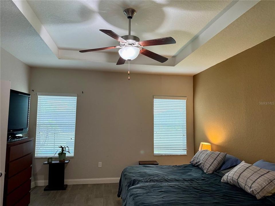 En Venta: $596,000 (5 camas, 3 baños, 2531 Pies cuadrados)