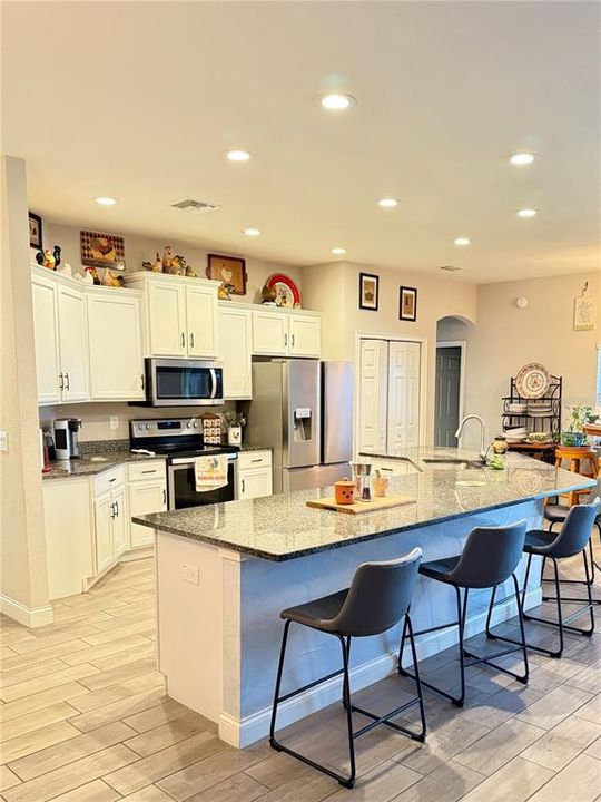 En Venta: $596,000 (5 camas, 3 baños, 2531 Pies cuadrados)