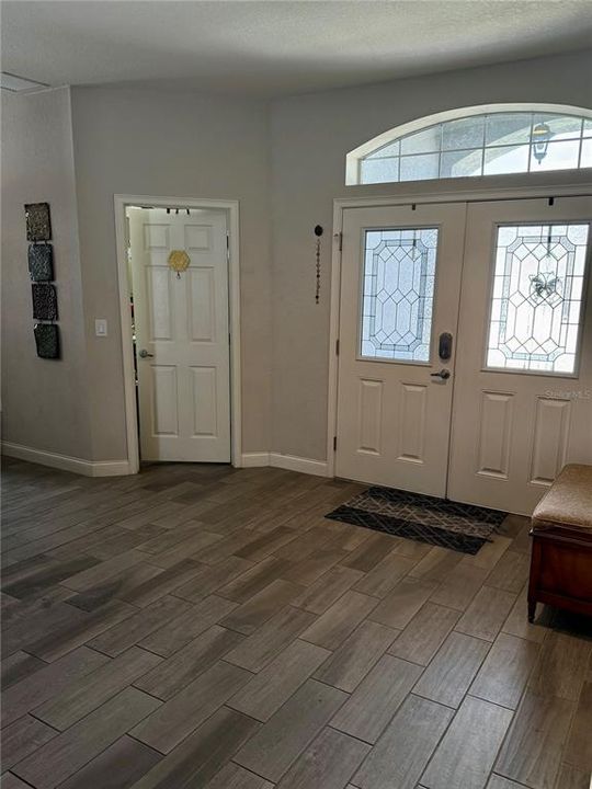 En Venta: $596,000 (5 camas, 3 baños, 2531 Pies cuadrados)
