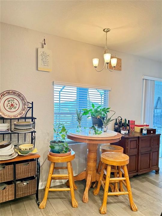 En Venta: $596,000 (5 camas, 3 baños, 2531 Pies cuadrados)