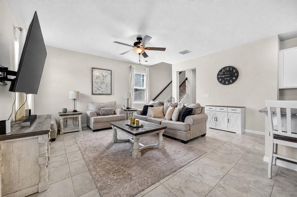 For Sale: $370,000 (3 beds, 2 baths, 1934 Square Feet)